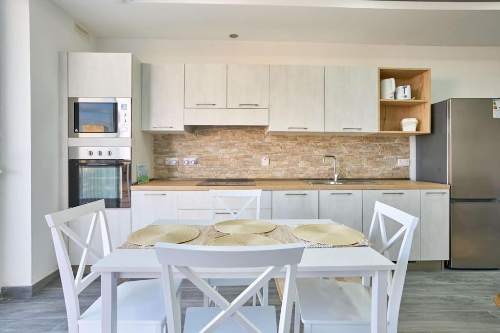 Two Bedroom Apartment In Xemxija, San Pawl il-Baħar Kültér fotó