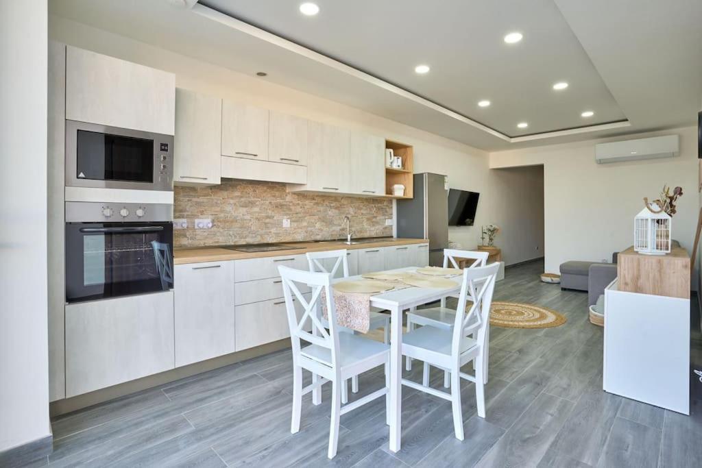 Two Bedroom Apartment In Xemxija, San Pawl il-Baħar Kültér fotó