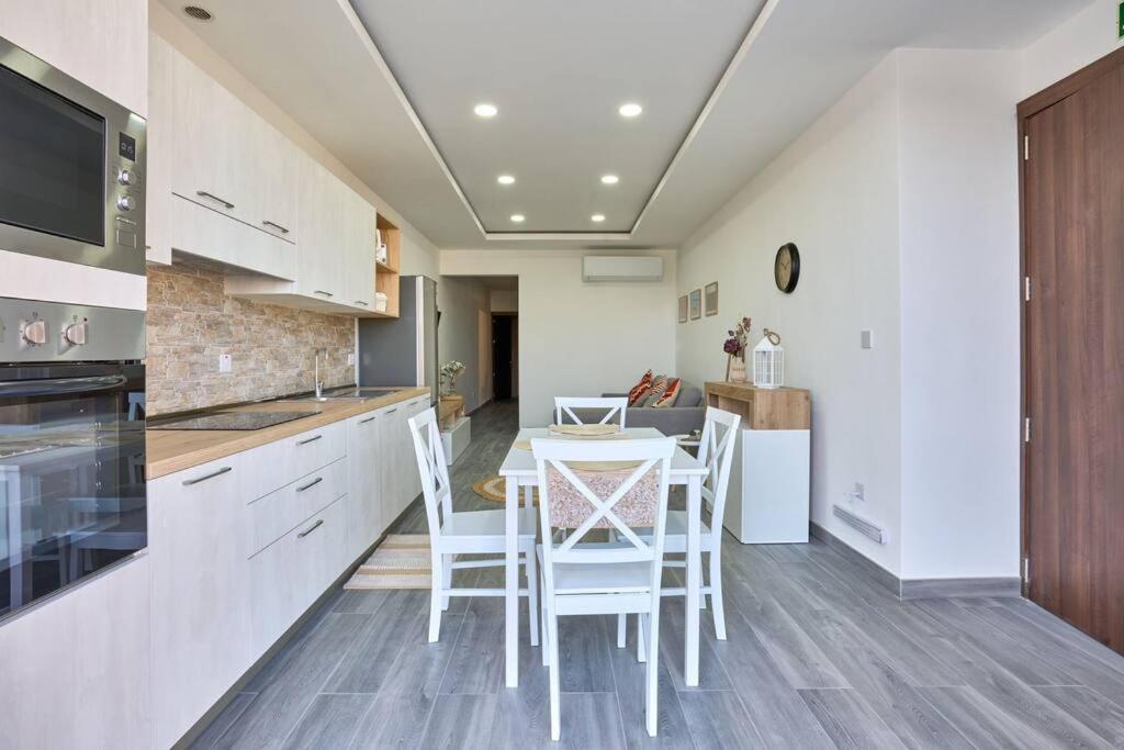 Two Bedroom Apartment In Xemxija, San Pawl il-Baħar Kültér fotó