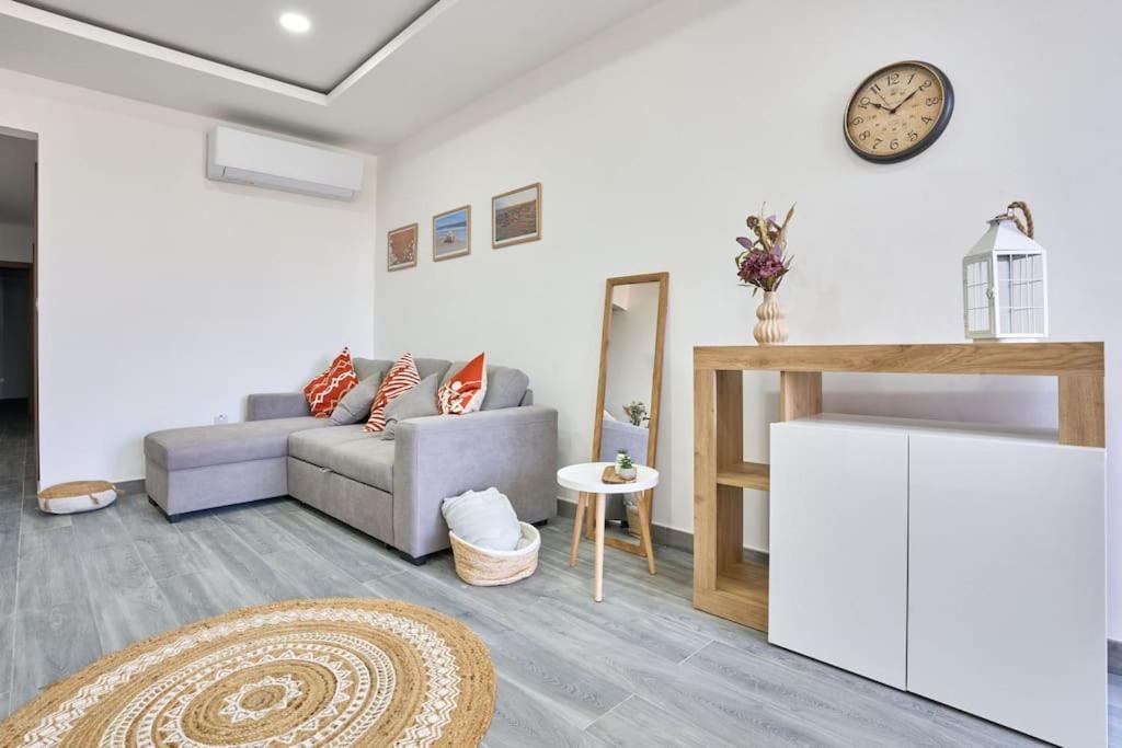 Two Bedroom Apartment In Xemxija, San Pawl il-Baħar Kültér fotó